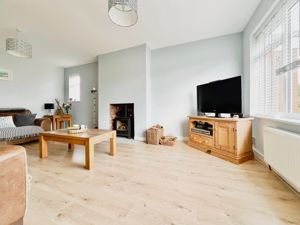 Living room- click for photo gallery